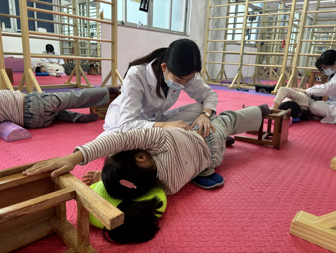 老年篮球爱好者如何练习控卫技巧_1